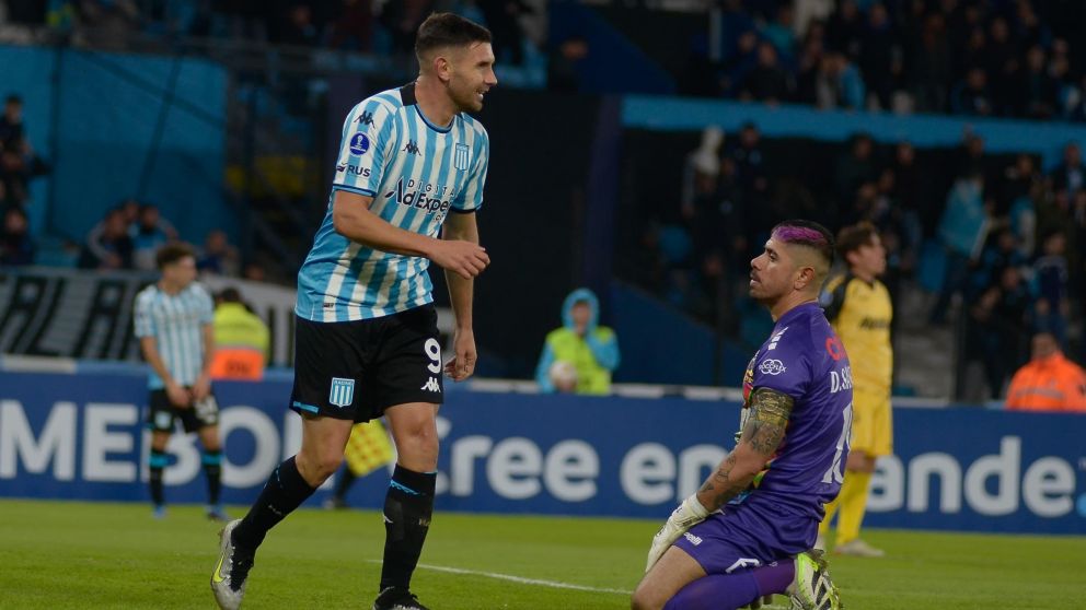 Racing y la Sudamericana, una Maravilla: con dos de Mart�nez gole� a Coquimbo Unido y avanz� de ronda