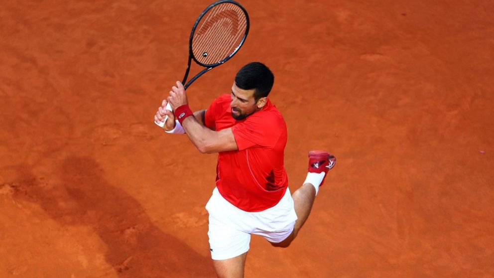 Abierto de Roma en estado de alerta: Novak Djokovic FUE GOLPEADO en la cabeza cuando firmaba autógrafos