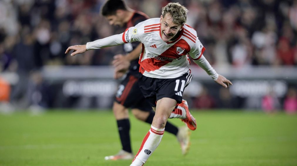 River SE FLOREÓ ante Central Córdoba: goleó 3-0 y arrancó la Liga Profesional de la mejor manera