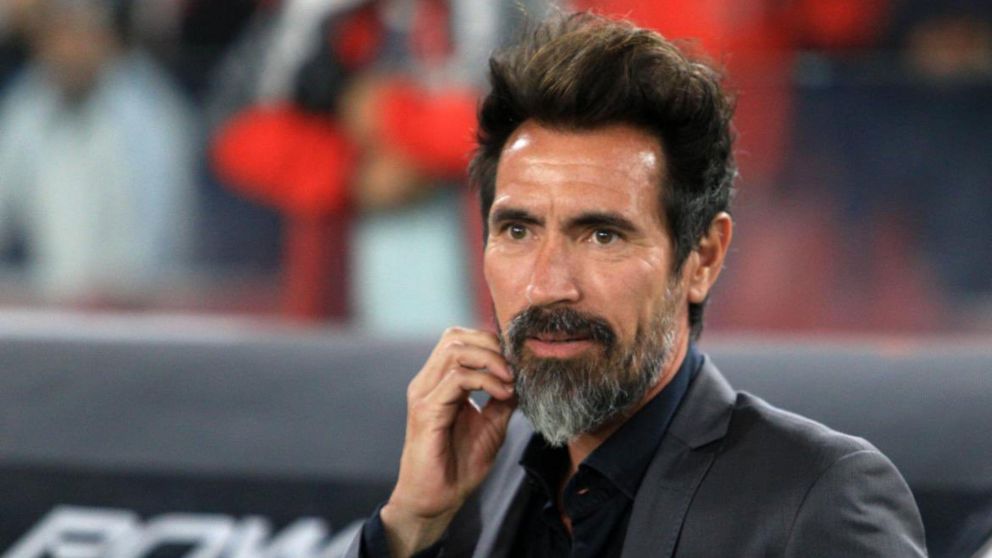 Bombazo en Estudiantes: Eduardo Domínguez se va del club y dirigirá en Brasil.
