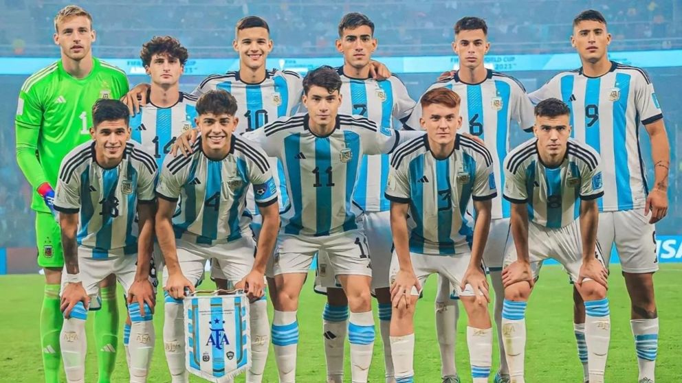 Aston Villa tiene EN LA MIRA a una de las joyas de la Selección Argentina