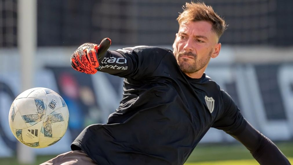 GARANTÍA. MATÍAS BUDIÑO ES UNA DE LAS VALLAS MENOS VENCIDAS EN LO QUE VA DEL CAMPEONATO DE LA PRIMERA NACIONAL.