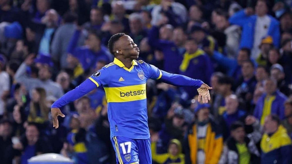 GRAN NOTICIA: Boca llegó a un acuerdo con Luis Advíncula para su renovación