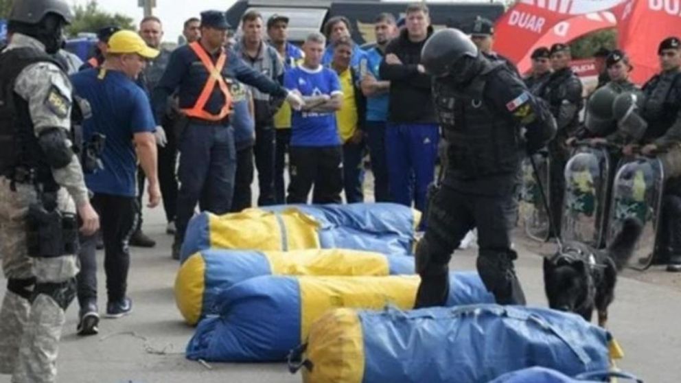 Copa de la Liga violenta: La policía de Córdoba le secuestró armas de fuego a La 12
