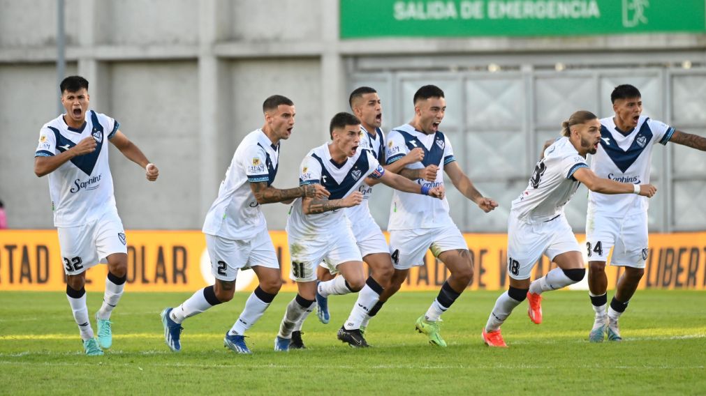 Vélez derrotó por PENALES a Argentinos y es el primer FINALISTA de la Copa de la Liga Profesional