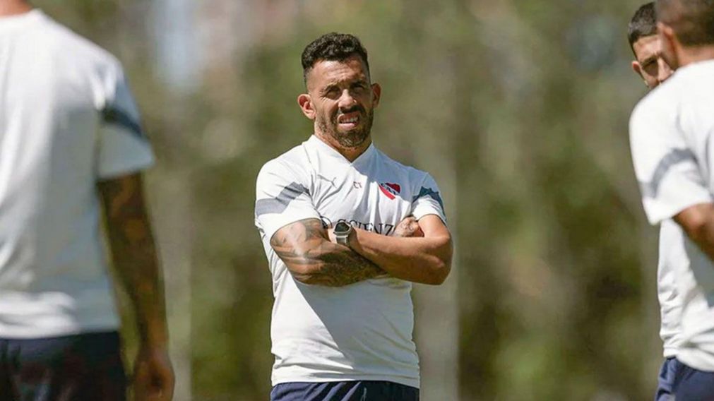 Tevez PASÓ la ESCOBA en Independiente: la DRÁSTICA decisión que tomó con dos jugadores