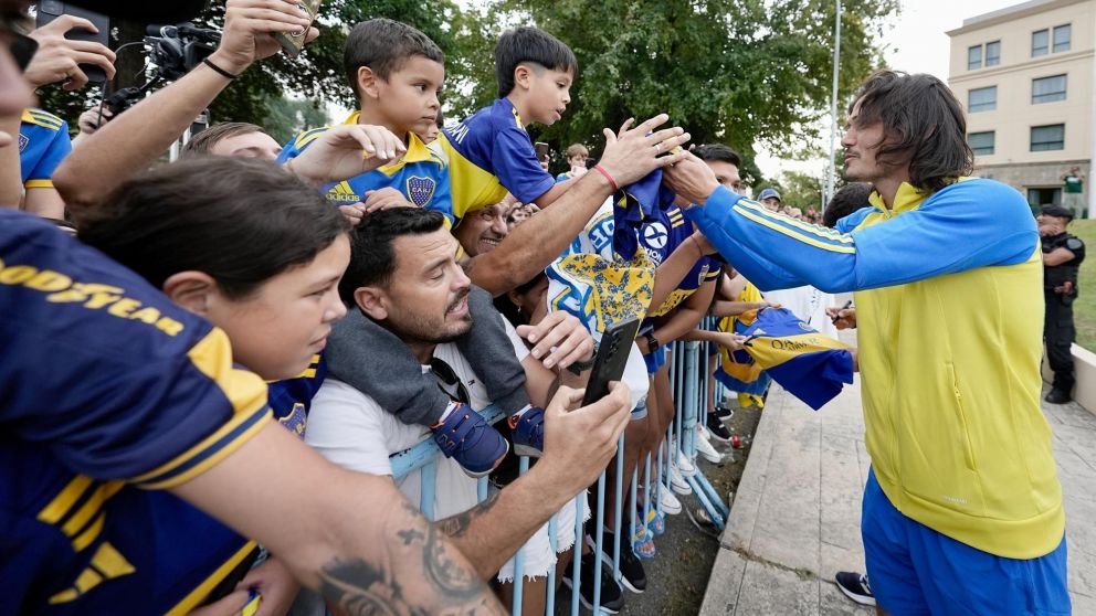LOCURA POR BOCA antes del Superclásico: el plantel llegó a Córdoba y tuvo un gran recibimiento