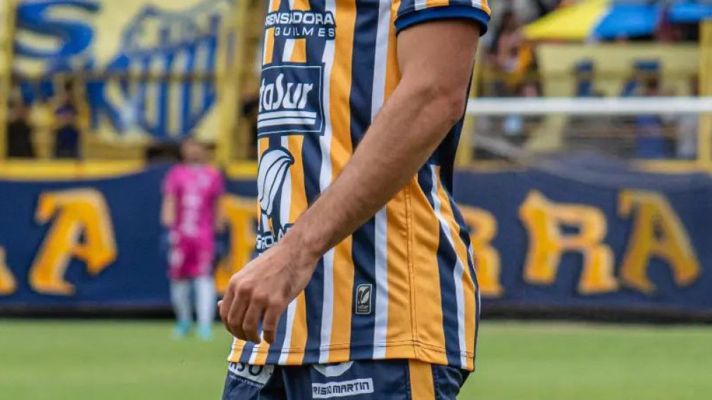 SANTI ES UNO DE LOS REFERENTES DEL DARSENERO QUE DA PELEA.