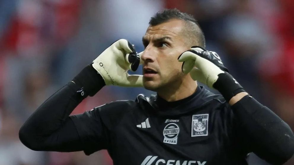 Nahuel Guzmán se hizo el canchero con Esteban Andrada y la Liga MX le aplicó UNA DURÍSIMA SANCIÓN