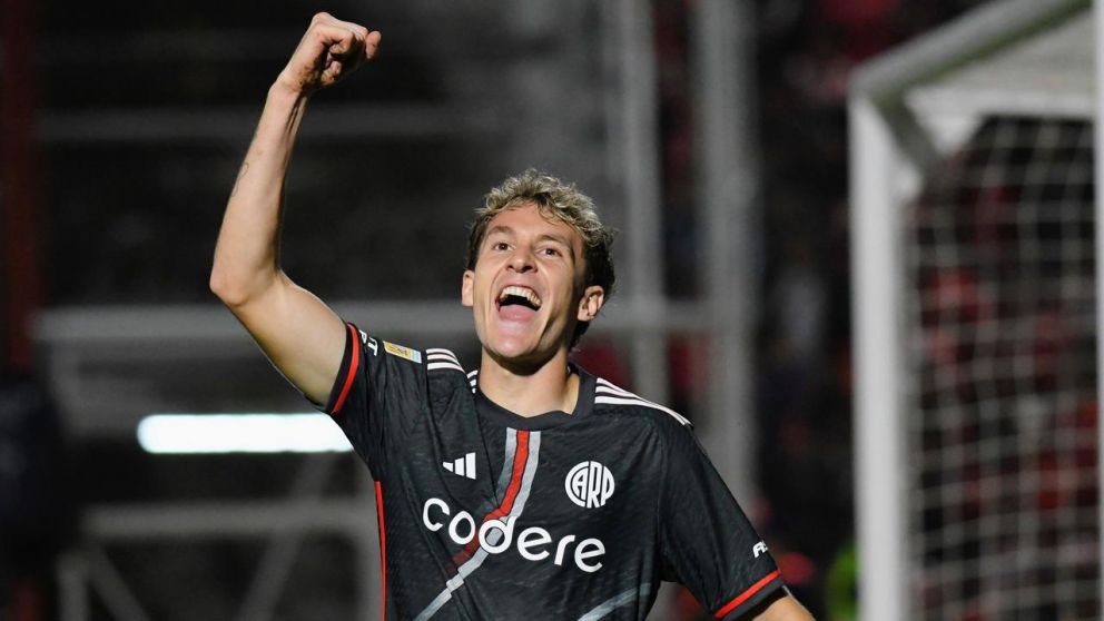 River de la mano de Colidio y su hat trick se lo dio vuelta a Instituto y clasificó primero de su zona en la Copa de la Liga