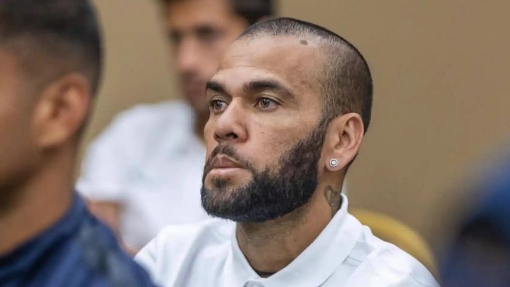 Caso Dani Alves: el SORPRENDENTE PEDIDO de la Fiscalía que descolocó a la defensa del brasileño