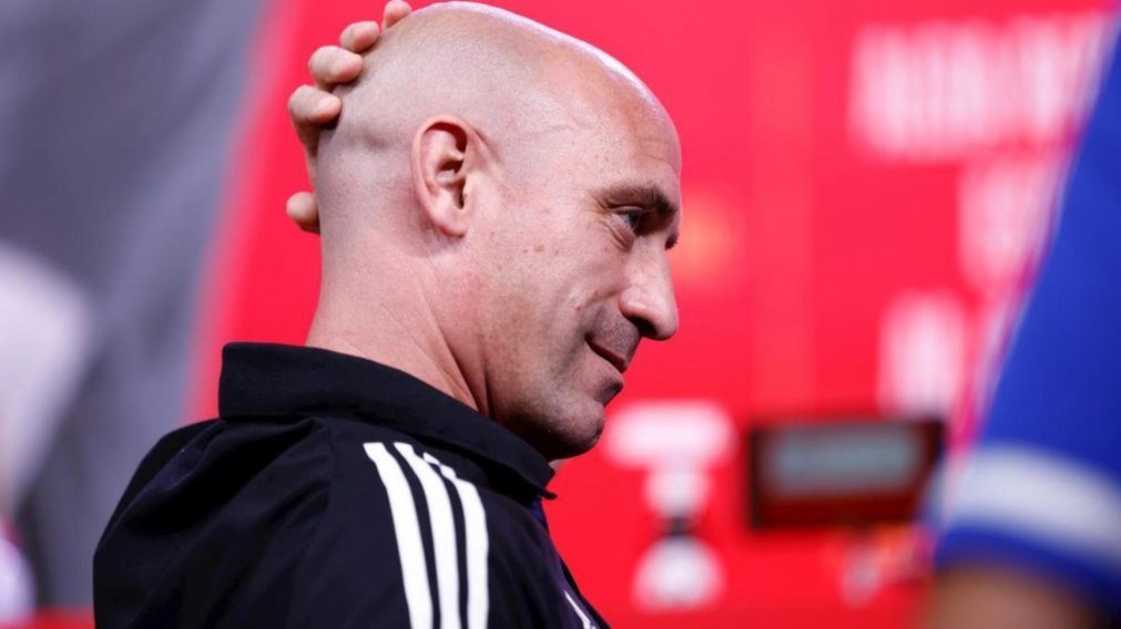 ESCÁNDALO: Luis Rubiales fue DETENIDO en el aeropuerto de Madrid