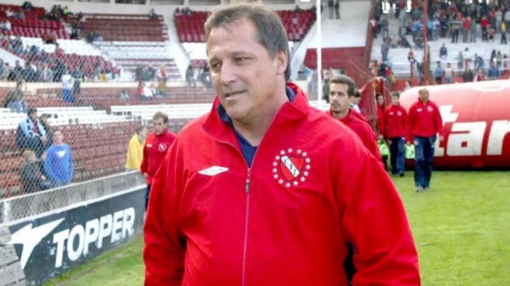 Independiente hoy: Daniel Bertoni SALIÓ A BANCAR a Carlos Tevez