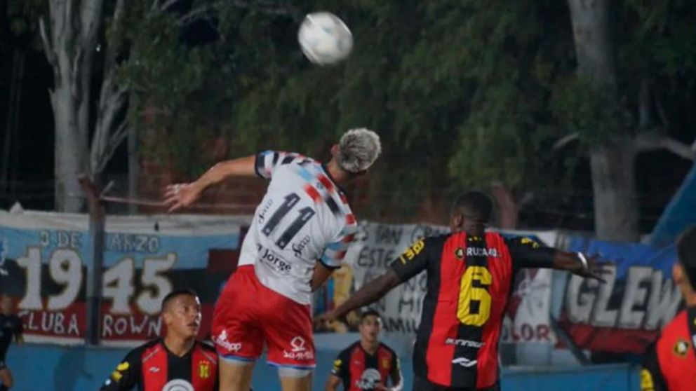 Brown de Adrogué SUFRIÓ UN DURO GOLPE ante Deportivo Madryn y SIGUE SIN GANAR
