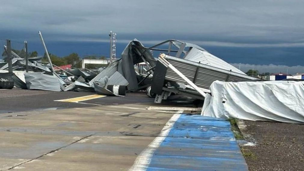 TREMENDO temporal provoca IMPRESIONANTES destrozos en el autódromo 9 de Julio: las IMPACTANTES imágenes
