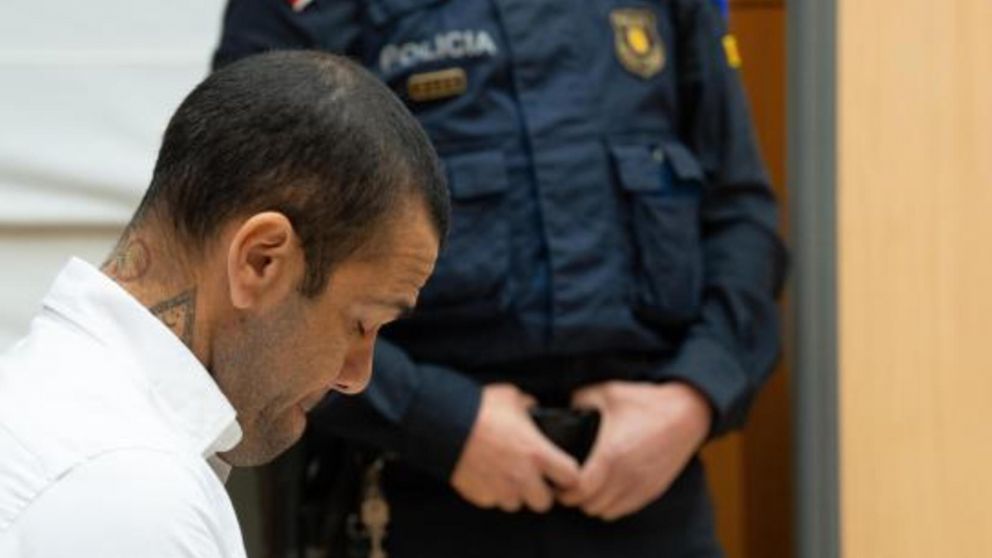 Dani Alves espera quedar en libertad el martes a pesar de la condena por abuso sexual