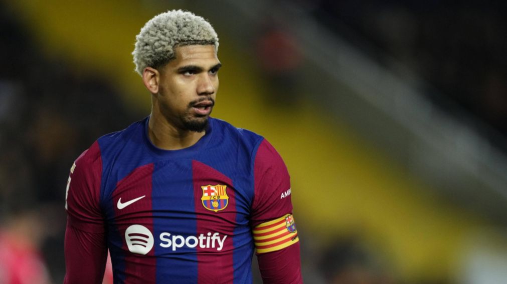 La DRÁSTICA DECISIÓN de Barcelona para retener a Ronald Araujo