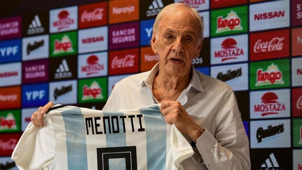 César Menotti fue TAJANTE contra las SAD: "El fútbol está en una lucha cruel con los poderes económicos"