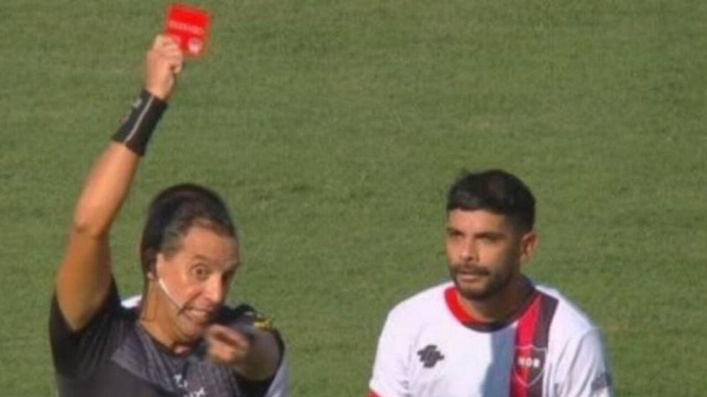 Escándalo en Newell's: qué le dijo Banega a Rapallini y QUÉ SANCIÓN podría caberle al mediocampista