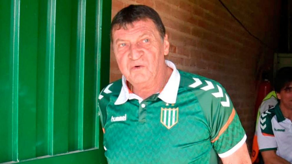 PREOCUPACIÓN: Falcioni se descompensó en la práctica de Banfield y fue internado de urgencia