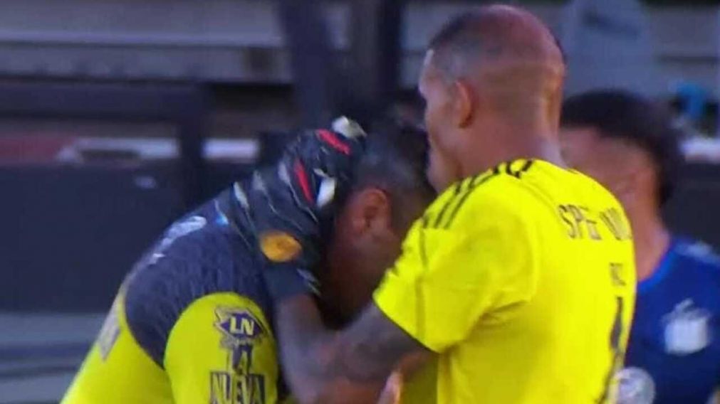 Copa de la Liga: el video con La INCREÍBLE REACCIÓN del arquero de Riestra con el juez Ariel Penel