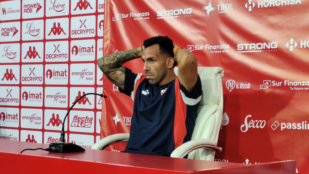 Carlos Tevez explotó por el POLÉMICO ARBITRAJE de Dóvalo contra Independiente: "JUGAMOS CONTRA CATORCE"