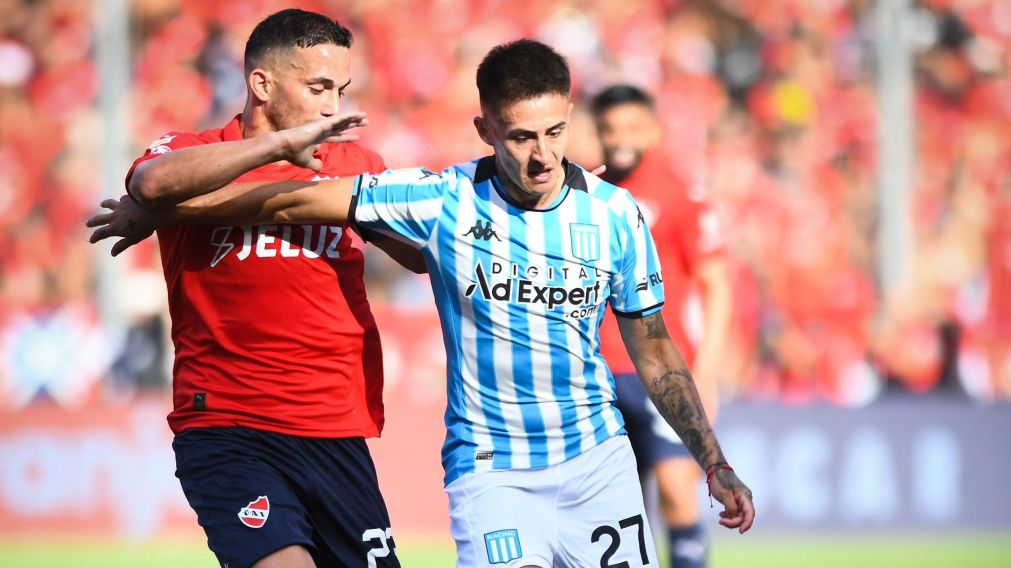 Davoo Xeneize se metió entre Racing e Independiente y le PUSO LOS PUNTOS a los hinchas del Rojo: picante video