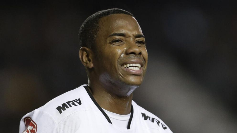 Robinho, condenado por abuso sexual, fue a comer un asado con el plantel de Santos