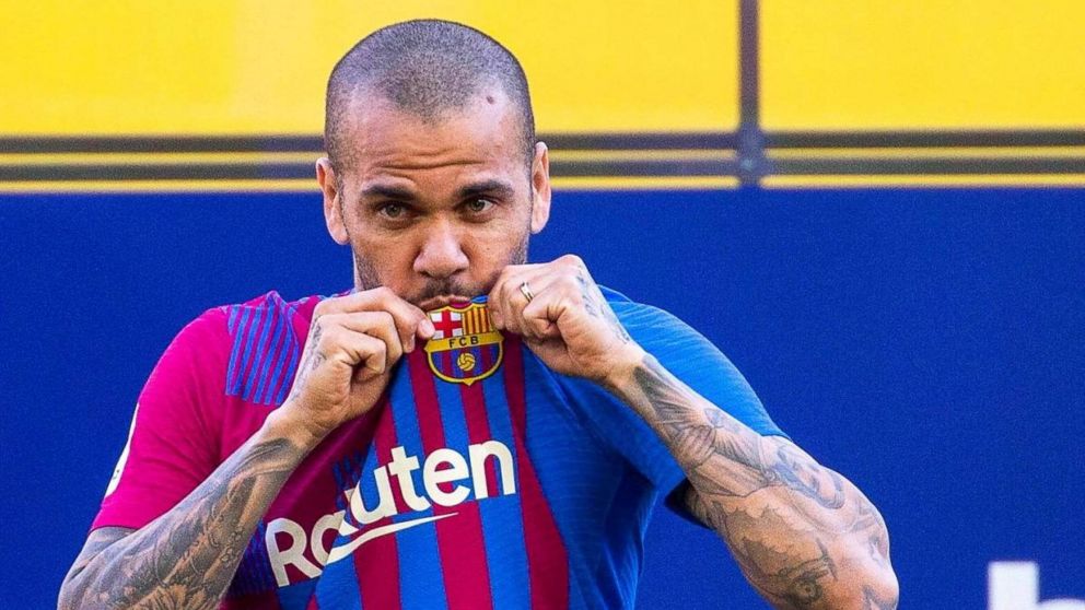Barcelona tomó una drástica decisión con Dani Alves