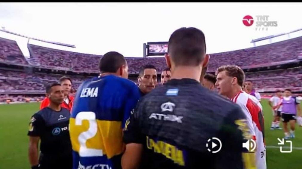 Armani y el Chavo Lema se sacaron chispas sobre el final del Superclásico: "Pedazo de cornudo, qué me pegas"