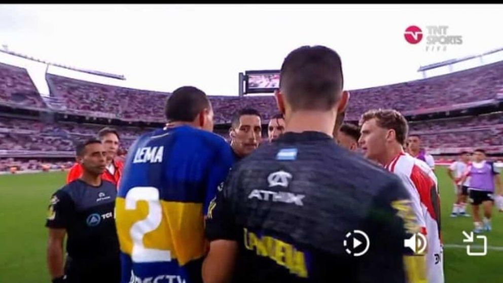 Armani y el Chavo Lema se sacaron chispas sobre el final del Superclásico: "Pedazo de cornudo, qué me pegas"