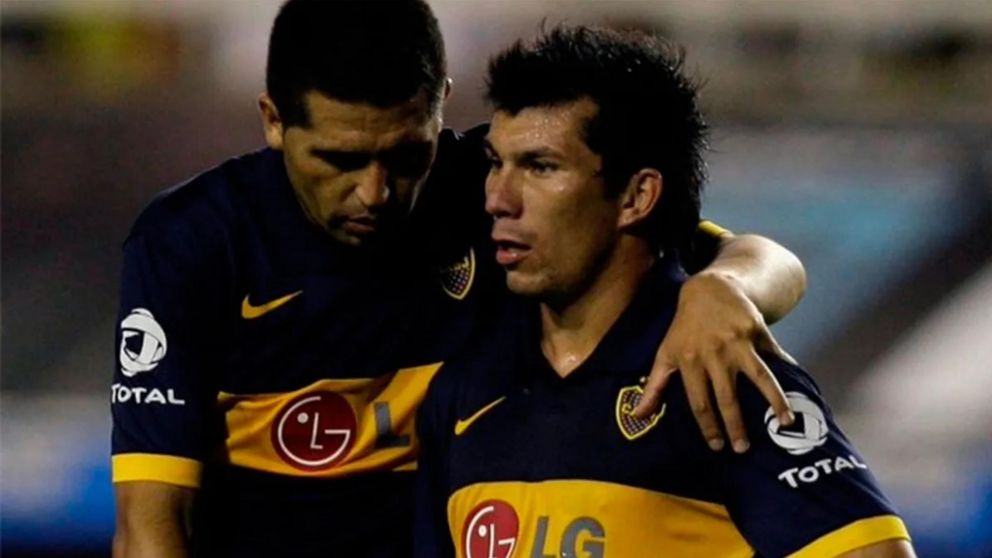 Medel traicionó a Riquelme y estalló el escándalo en Boca