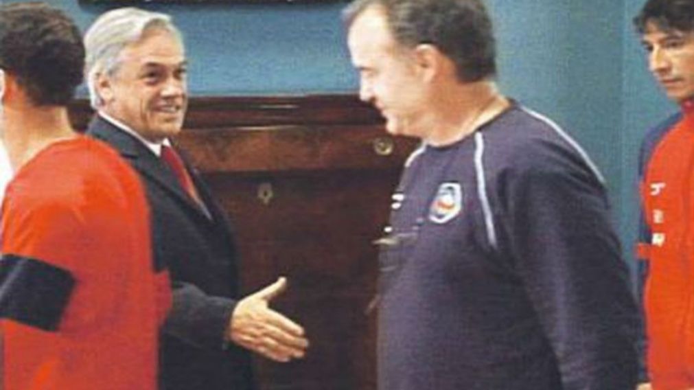 El día que Marcelo Bielsa, siendo DT de Chile, le negó el saludo a Sebastián Piñera