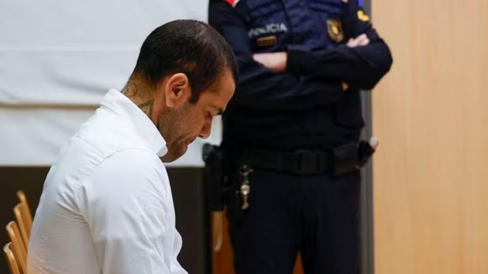 Comenzó el juicio a Dani Alves por agresión sexual: los detalles