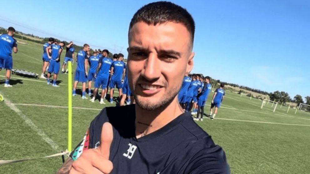 Mammana fue tendencia por su mal partido ante River: la reacci�n de los hinchas de Racing y el show de memes