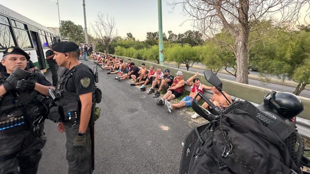 El fuerte castigo a los 30 barras de River por la tremenda pelea en las afueras de Monumental