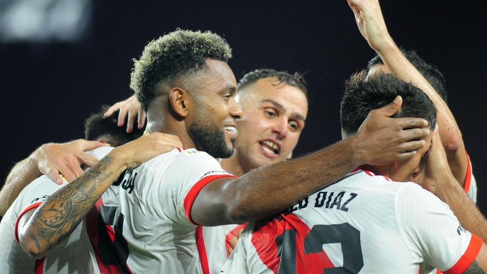 River venció a Barracas Central y obtuvo su primer triunfo en la Copa de la Liga Profesional