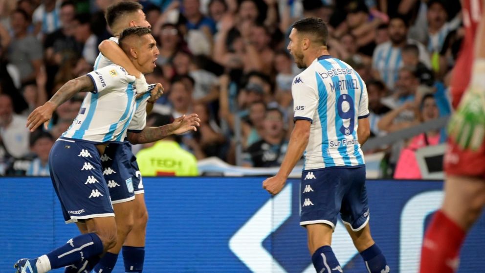 Racing revivió con una contundente goleada ante Tigre por la Copa de la Liga Profesional