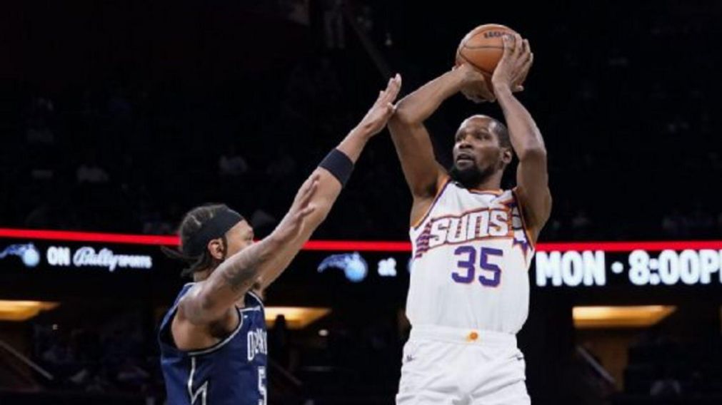 Kevin Durant llegó a los 28.000 puntos en la NBA en la derrota de Phoenix Suns ante Orlando Magic