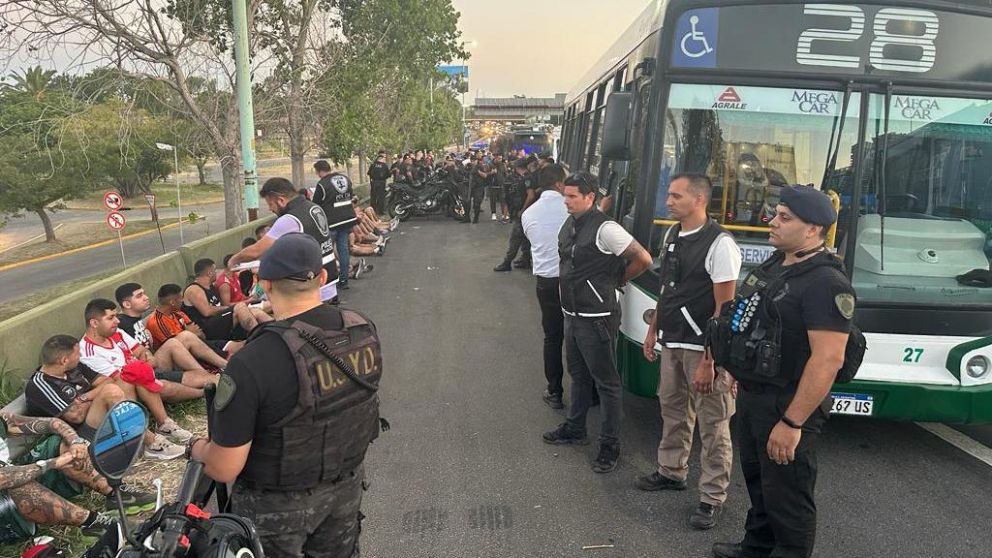 Dos facciones de la barra de River se enfrentaron en las adyacencias del Monumental: el terrible saldo de la pelea