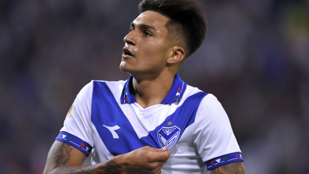 Vélez vendió a Santiago Castro al Bologna por una cifra millonaria