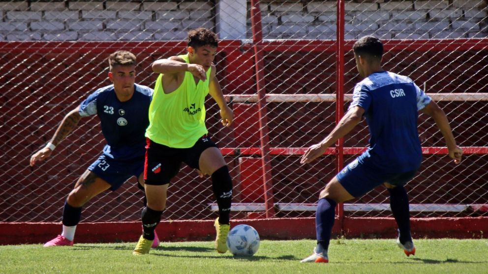 Independiente Rivadavia perdió un amistoso ante Deportivo Maipú