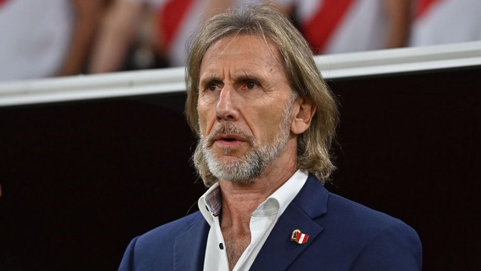 Ricardo Gareca viaja a Colombia, pero se acerca más a Chile