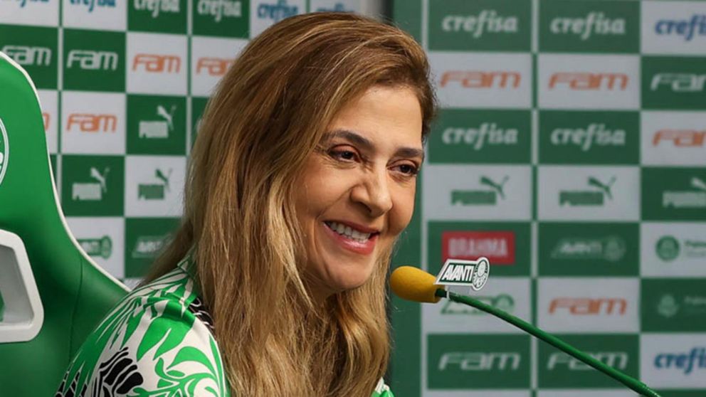 La presidenta del Palmeiras brindó una inédita conferencia y le envió un duro mensaje a los hombres