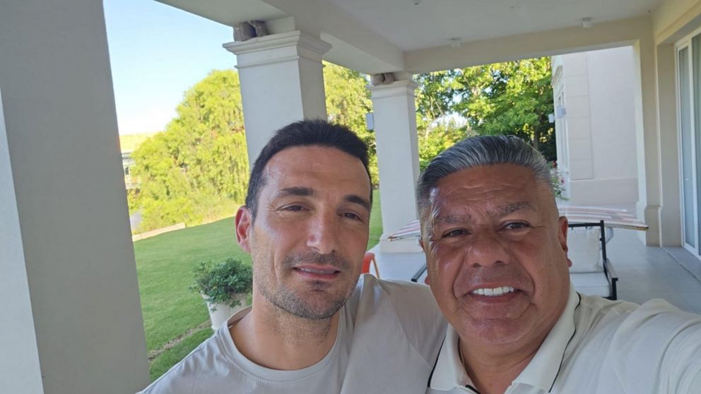 Sonríe Argentina: Chiqui Tapia y la foto con Scaloni que confirma la continuidad del DT hasta la Copa América