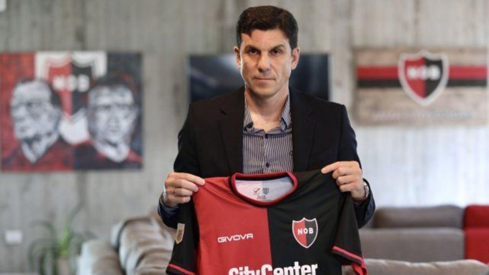Sonríe Newell´s: Mauricio Larriera confirmó a Ever Banega y Juan Ignacio Ramírez como refuerzos