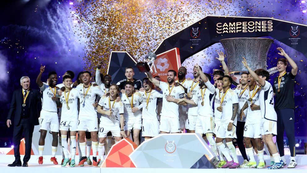 Real Madrid campe�n de la Supercopa de Espa�a: baile y show de goles ante Barcelona