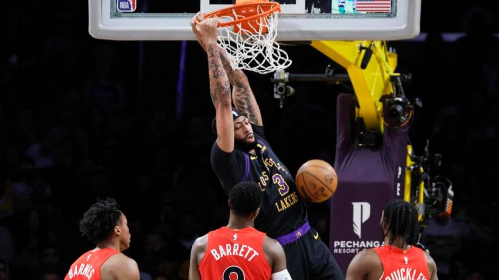 NBA: Anthony Davis fue clave en la victoria de Lakers ante Raptors