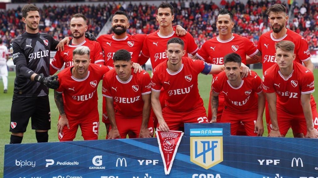 Los hinchas de Independiente hicieron tendencia a Buffarini con un vendaval de tremendas reacciones y memes