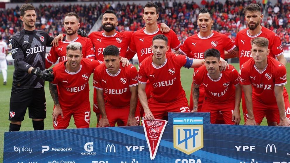 Los hinchas de Independiente hicieron tendencia a Buffarini con un vendaval de tremendas reacciones y memes